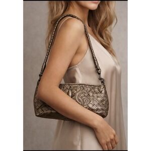 Metallic Silver Leather Cochni Italy Purse with Mirror Shoulder Strap 10x4.5 EUC